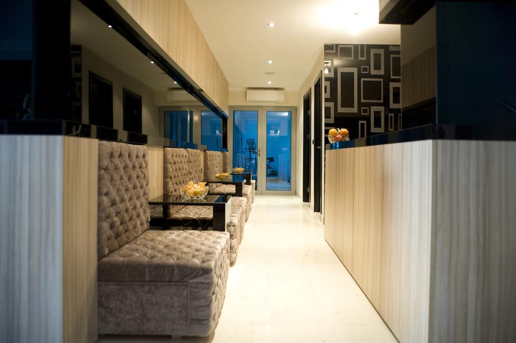 Vila V Lux Apartments Petrovac Buitenkant foto