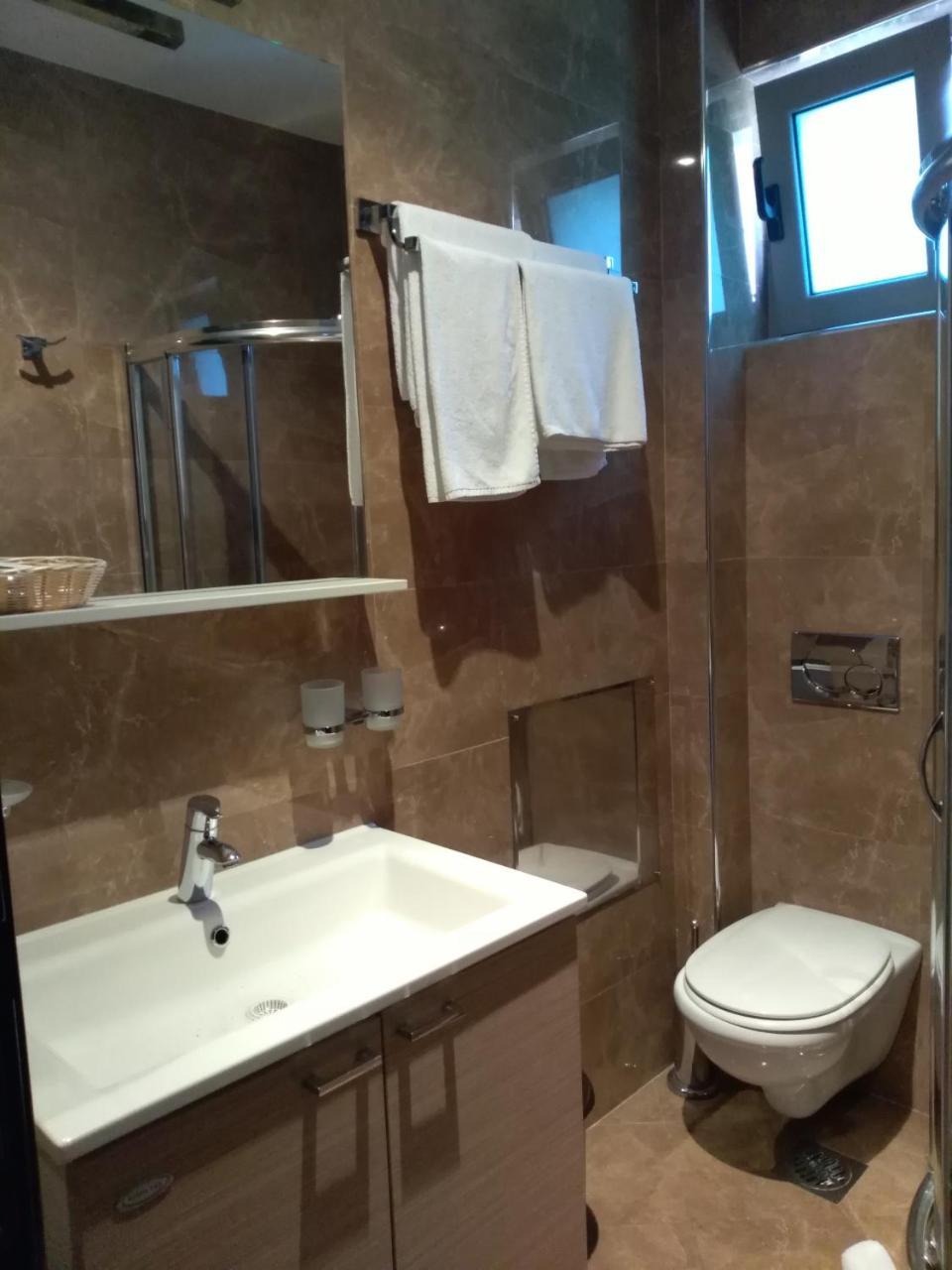 Vila V Lux Apartments Petrovac Buitenkant foto