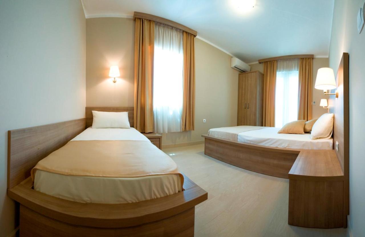 Vila V Lux Apartments Petrovac Buitenkant foto