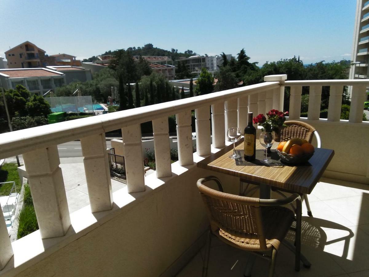 Vila V Lux Apartments Petrovac Buitenkant foto